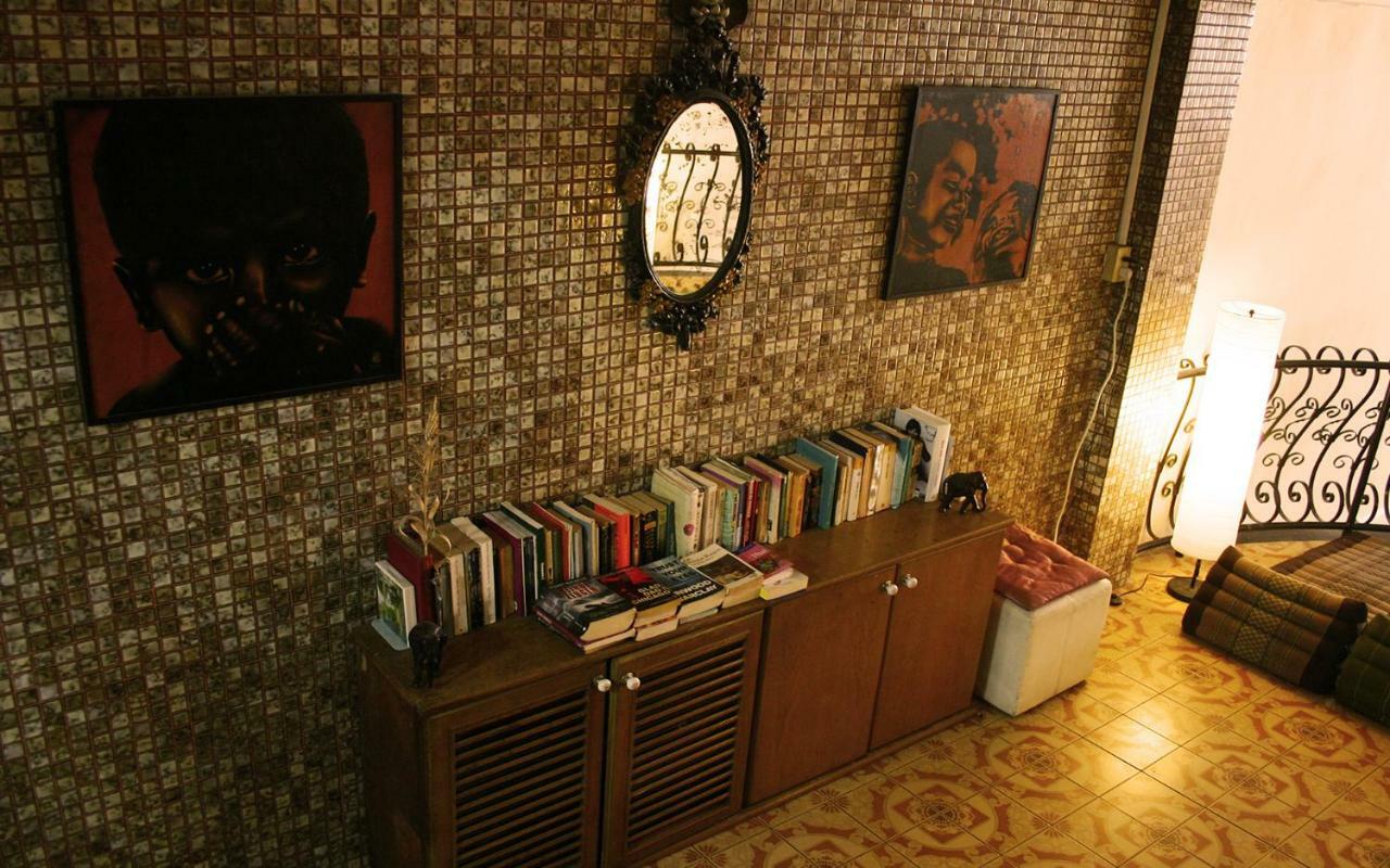 Born Free Hostel Bangkok Bagian luar foto