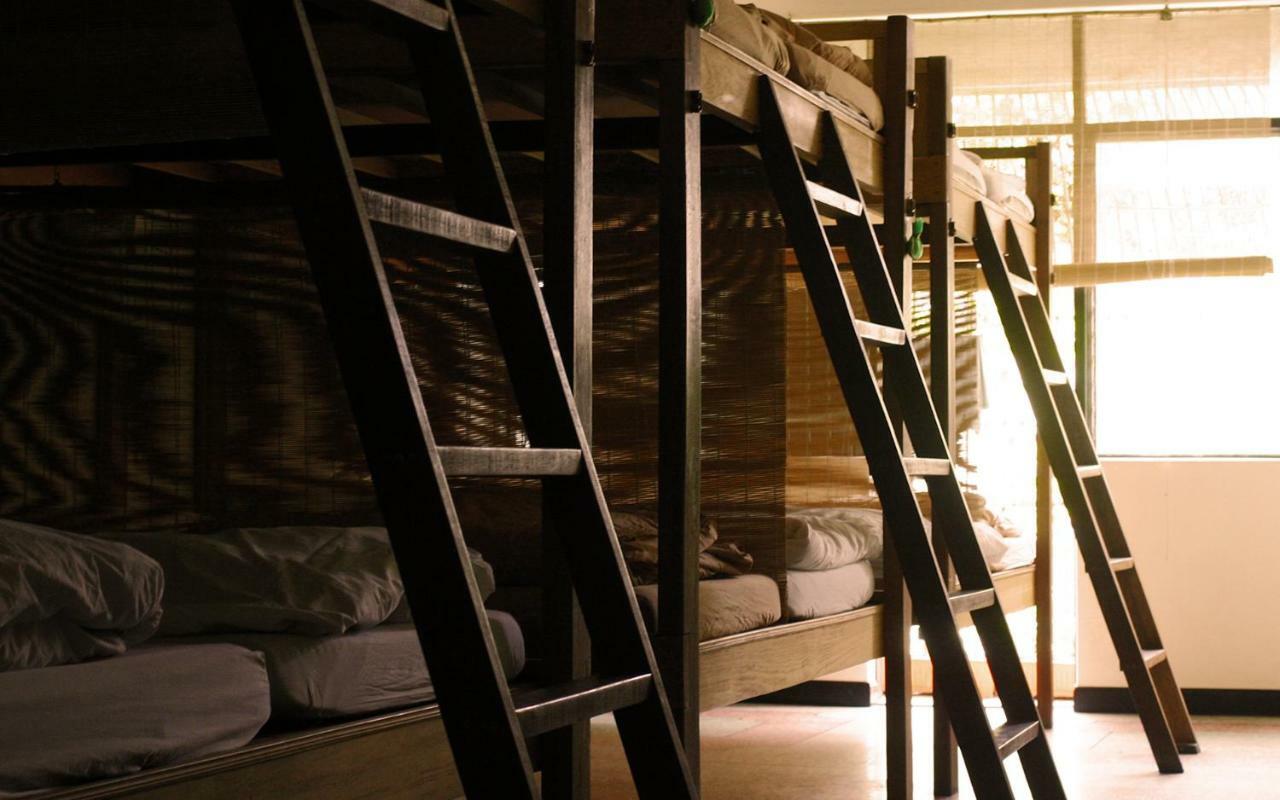 Born Free Hostel Bangkok Bagian luar foto