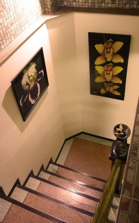 Born Free Hostel Bangkok Bagian luar foto