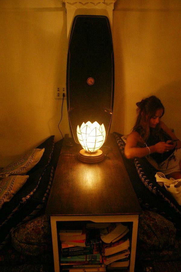 Born Free Hostel Bangkok Bagian luar foto